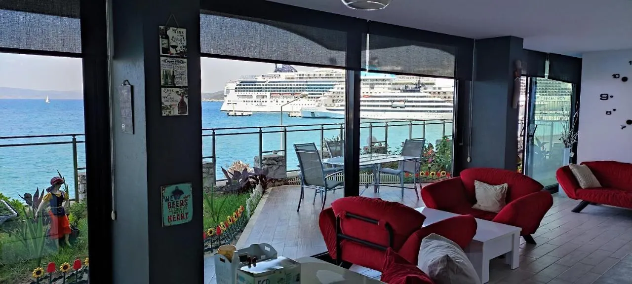 Waterfront Glass Flat Kuşadası Turkije