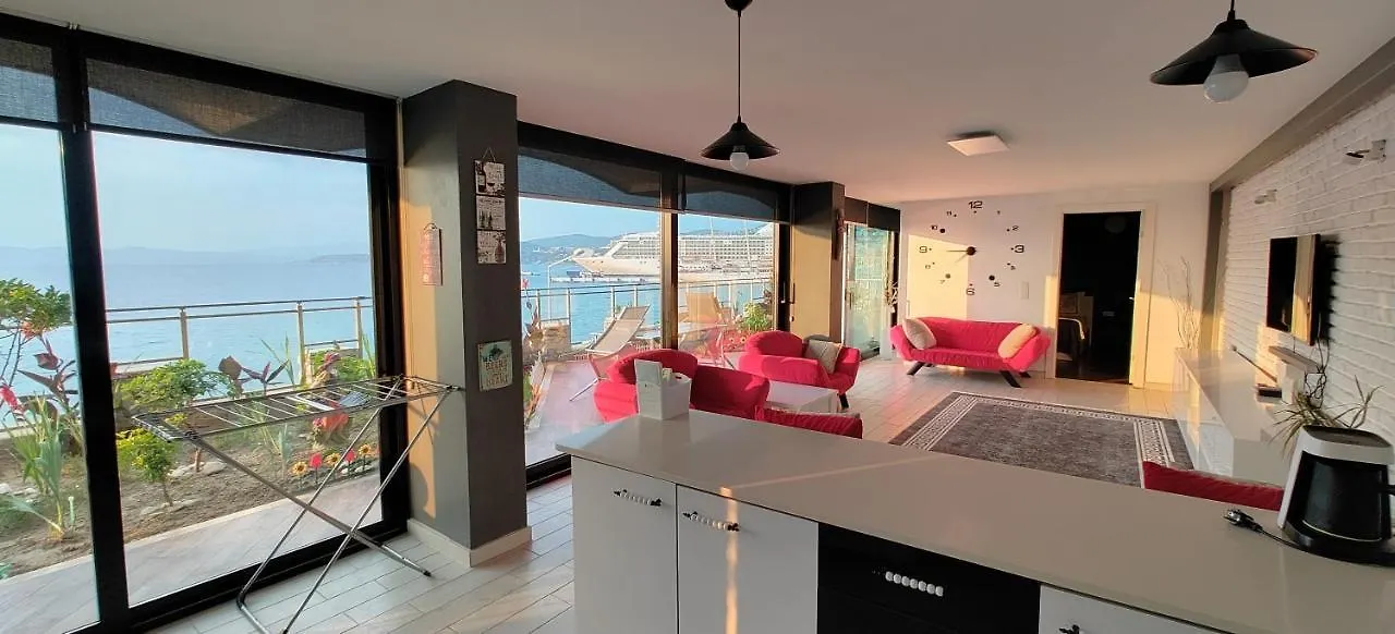 Waterfront Glass Flat Kuşadası 0*,