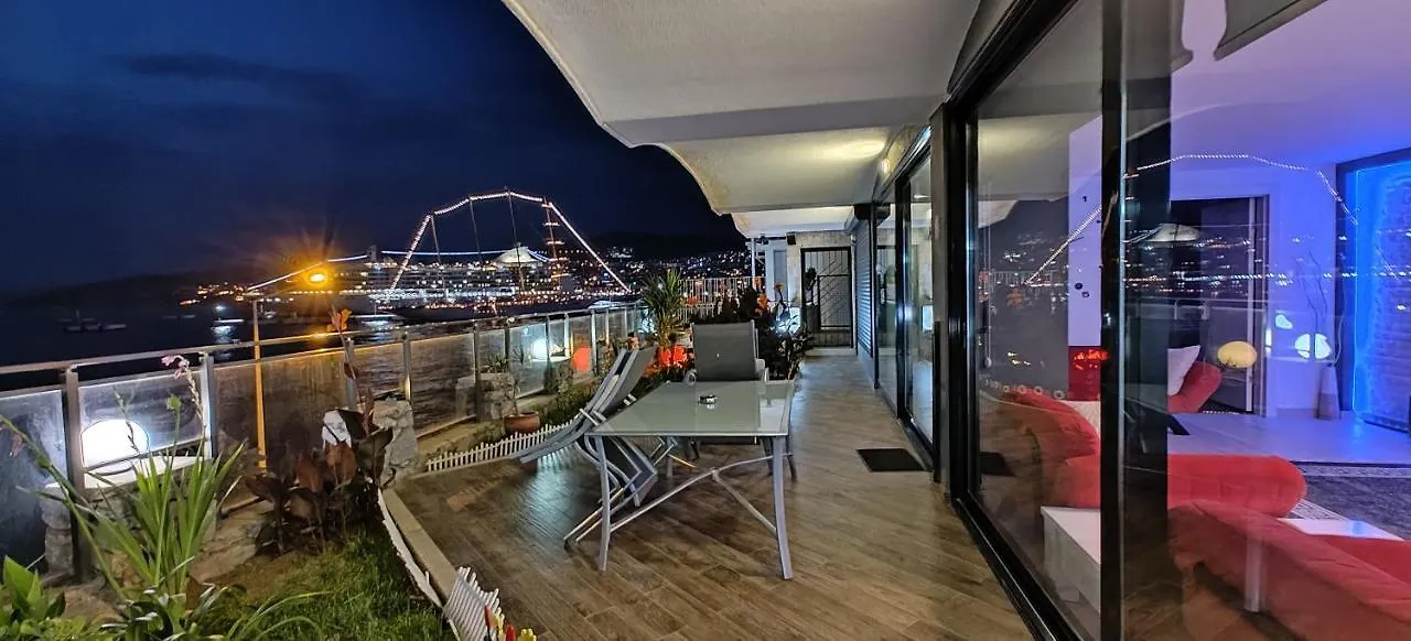 Waterfront Glass Flat Kuşadası