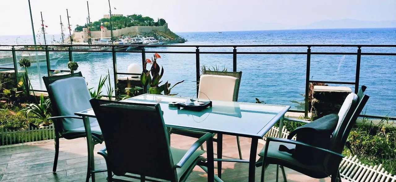 Apartment Waterfront Glass Flat Kusadasi