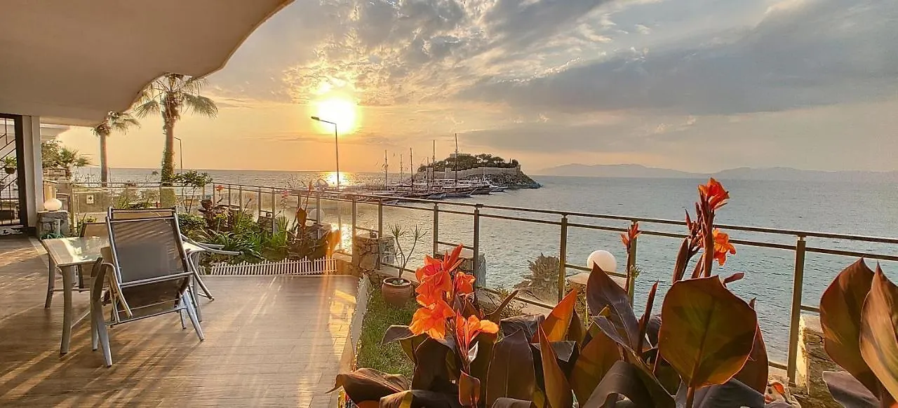 Waterfront Glass Flat Kusadasi 0*,