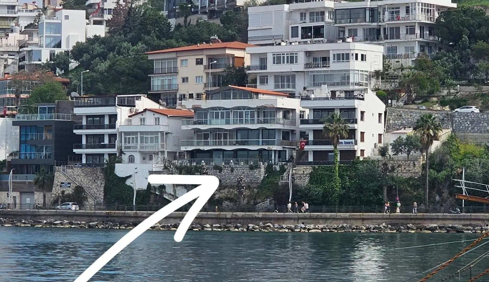 Apartment Waterfront Glass Flat Kusadasi